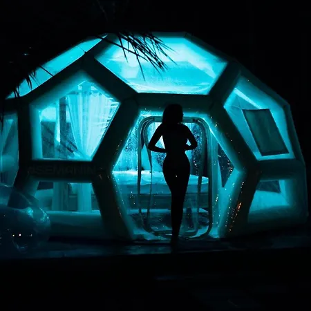 Jungle Bubble Lodge